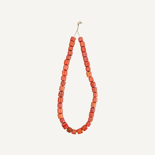 VINTAGE SHERPA CORAL NECKLACE